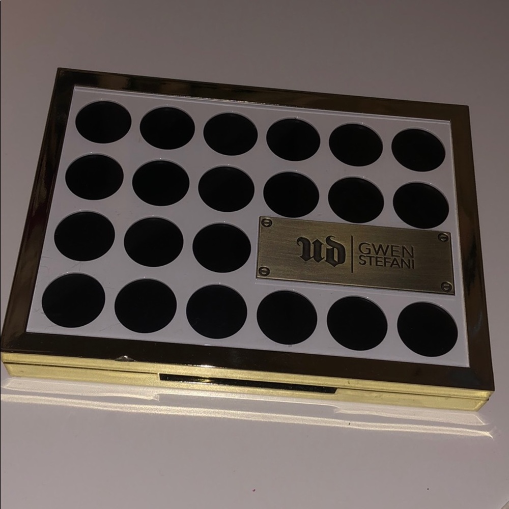Urban Decay Eyeshadow Palette (Limited Edition)